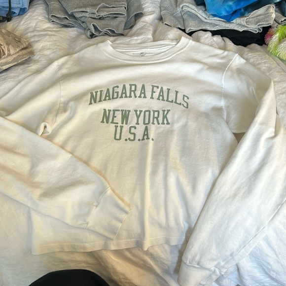 Cozy white long sleeve BRANDY MELVILLE one size NEVER WORN - Picture 1 of 1